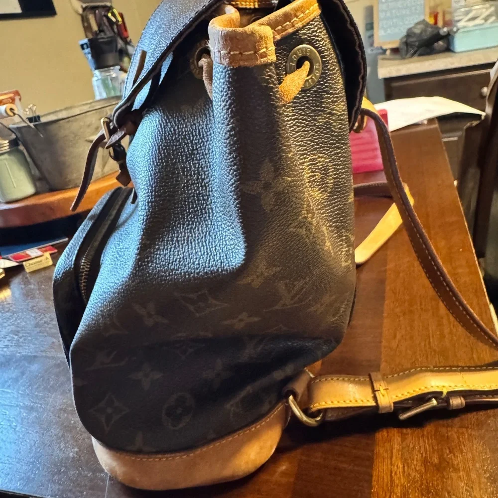 Louis Vuitton backpack - Picture 5 of 7